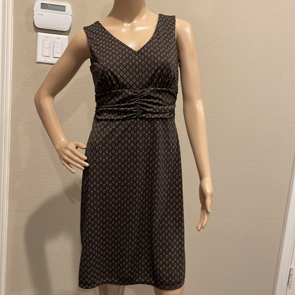 Ann Taylor Loft dress 👗 size 4P - Picture 9 of 11